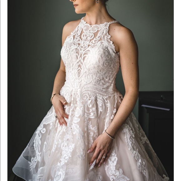 Beautiful Wedding Dress - Picture 4 of 7